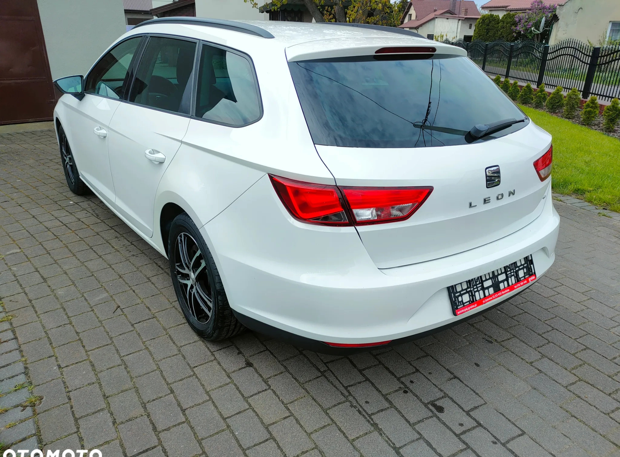 Seat Leon cena 36900 przebieg: 158000, rok produkcji 2014 z Sanok małe 352